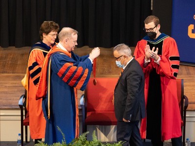 Jaime Alicea receives the Chancellor's Medal